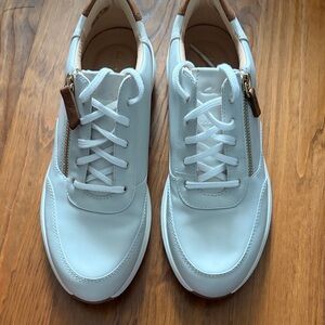 Clarks Women’s White Leather Sneakers